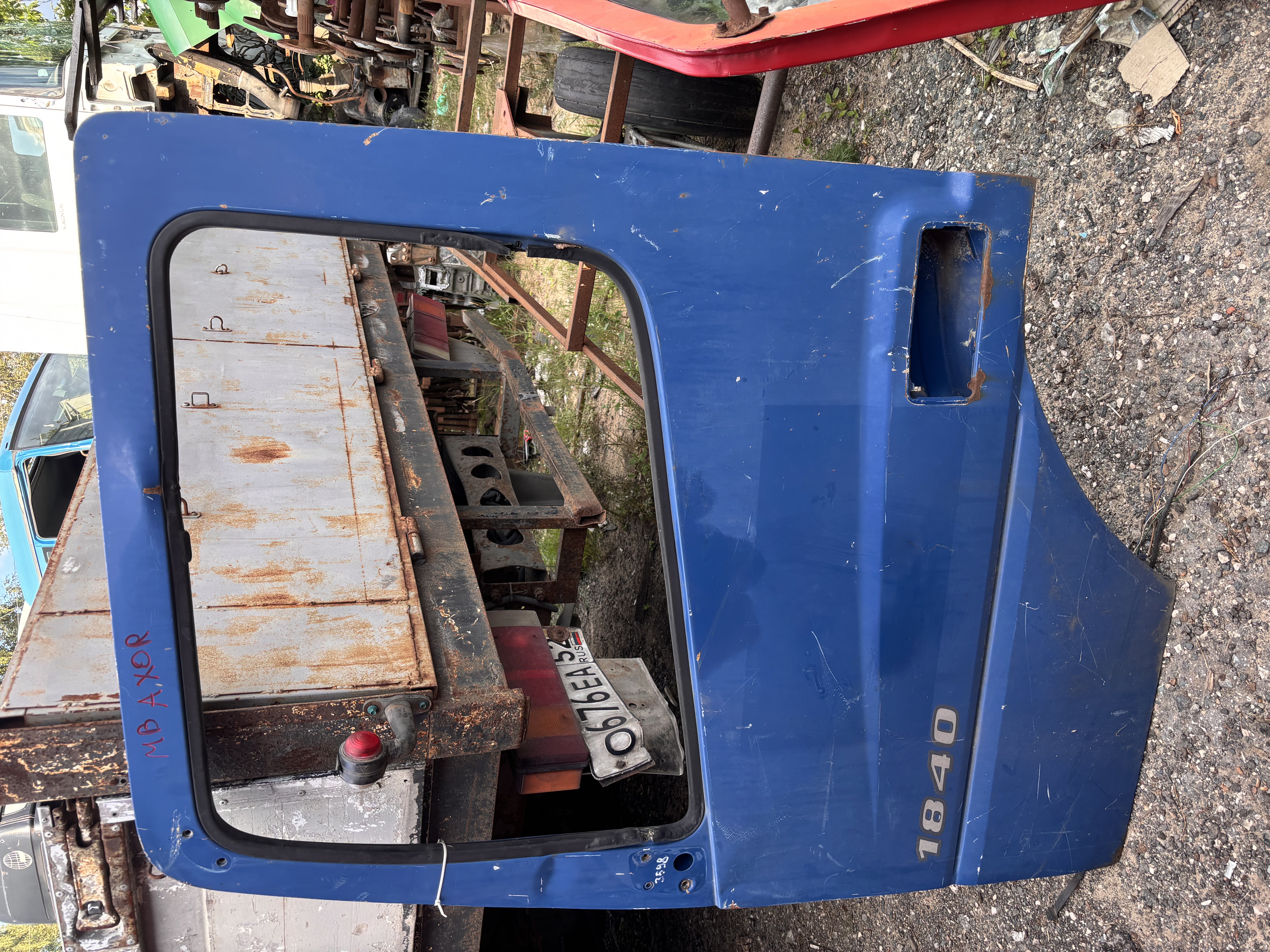 Дверь синяя левая Мерседес Бенз Аксор Mercedes Benz Axor 1840  9407200305